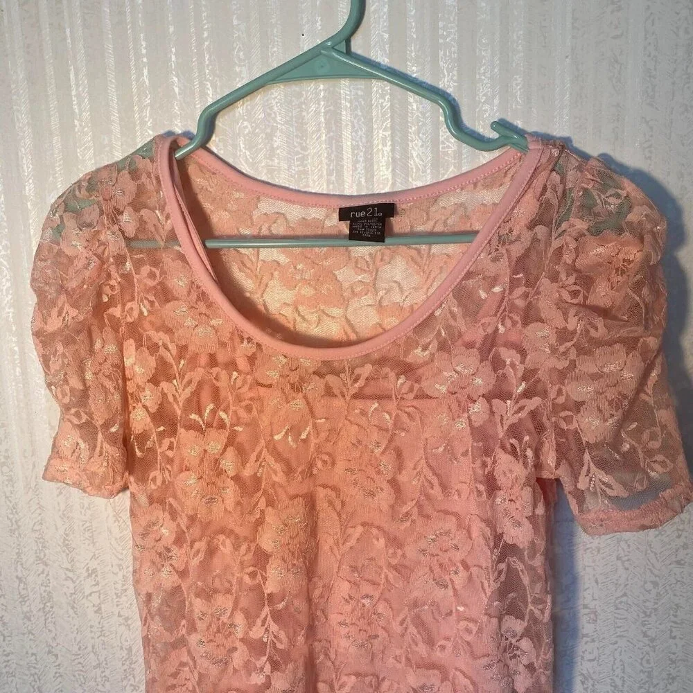 Rue 21 Double Layer Pink Lace Top Size Large - Picture 2 of 9